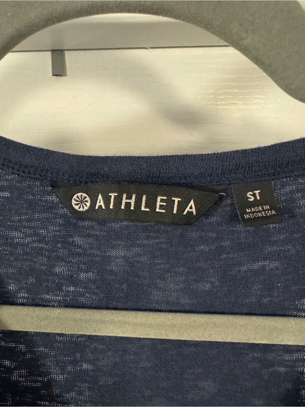 Athleta Navy Blue Scoop Neck Performance Tank - Picture 2 of 7